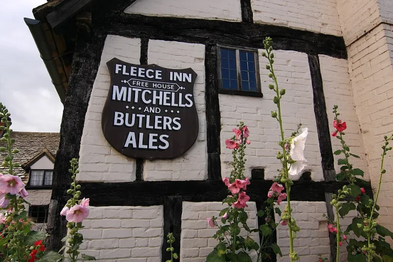 Guardian at the Gate: The Remarkable Story of Britain's Most Enduring Inn Symbol